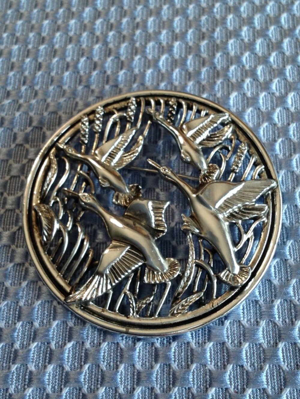 Vintage Sarah Coventry Birds Of Flight Silver Tone Metal Brooch Pin Pendant